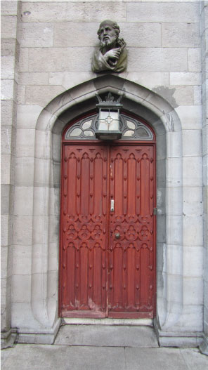 Intricate-Wooden-Dublin-Door---FINDS-Blog